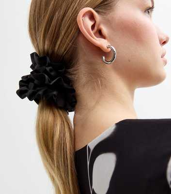 Black Pleated Trim Scrunchie