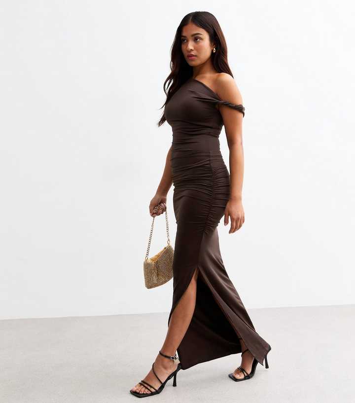 Petite Brown Twist Shoulder Maxi Dress | New Look