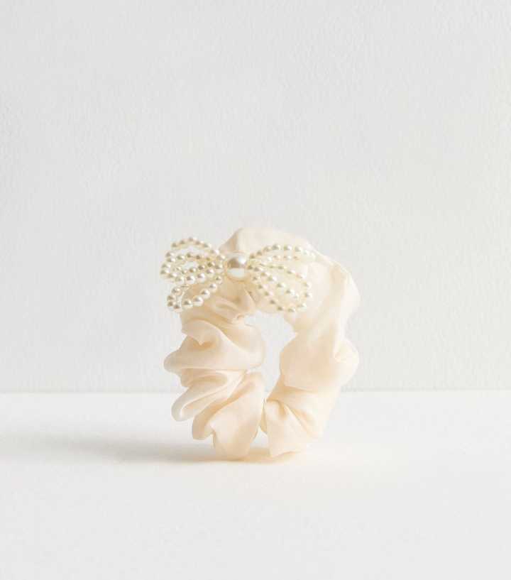 Cream Faux Pearl Bow Scrunchie 