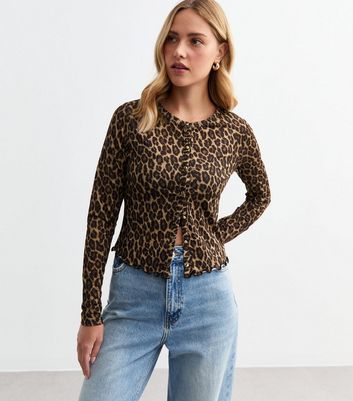 カーディガン Bibiy &quot;B&quot; LEOPARD CARDIGAN (BROWN) Leopard Print Cardigan in Brown Multi | DAILYLOOK