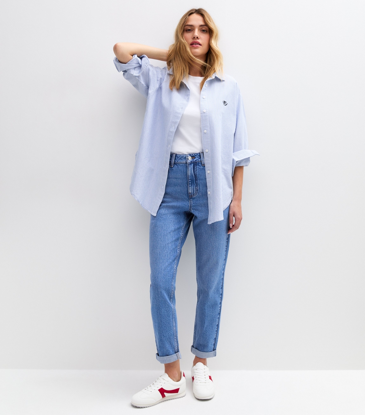 Women's Blue Folded Cuff Mom Jeans New Look
