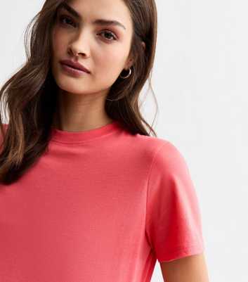 Coral Short Sleeve Crew Neck T-Shirt