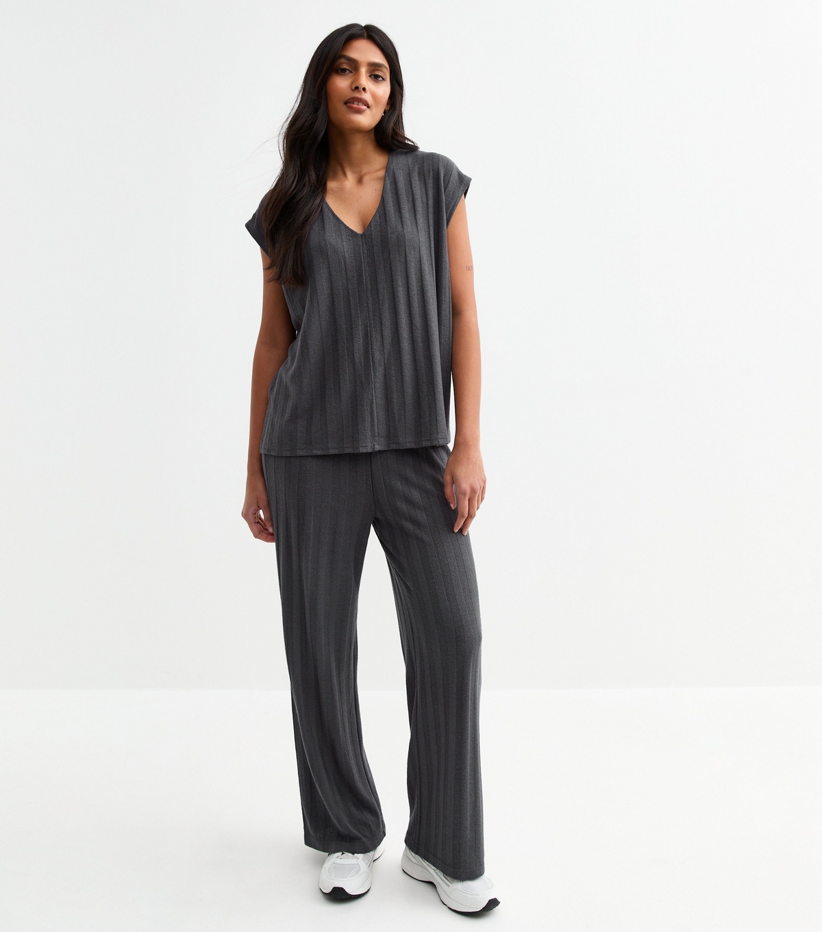 Women's Dark Grey Wide Rib Relaxed Trousers New Look