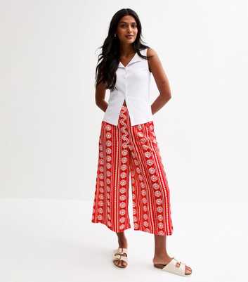 Red Daisy Chain Print Wide Leg Cropped Trousers