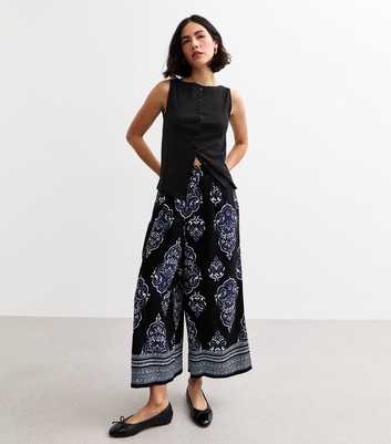Black Abstract Print Cropped Trousers