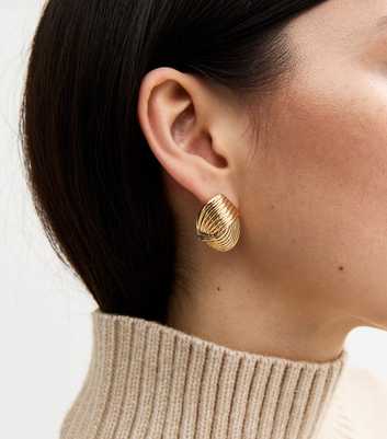 Gold Tone Ribbed Geometric Stud Earrings