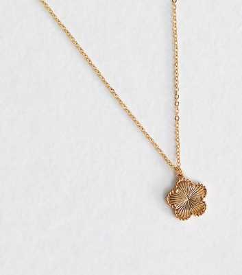 Gold Tone Flower Pendant Necklace