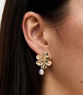 Gold Tone Faux Pearl Drop Flower Earrings