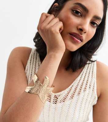 Gold Tone Starfish Textured Oversized Cuff