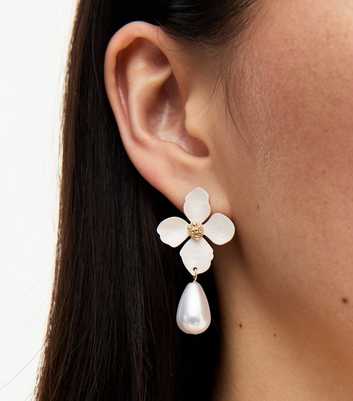 White Faux Pearl Drop Flower Earrings