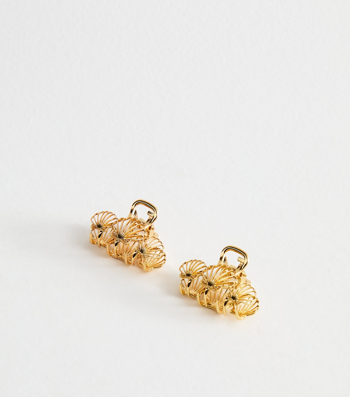 Pack Of 2 Gold Tone Shell Hair Clips New Look