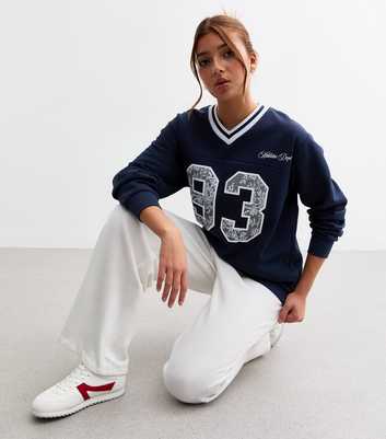 Navy 93 Appliquèd V-Neck Sweatshirt