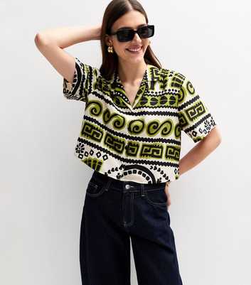 White Pattern Print Cropped Shirt