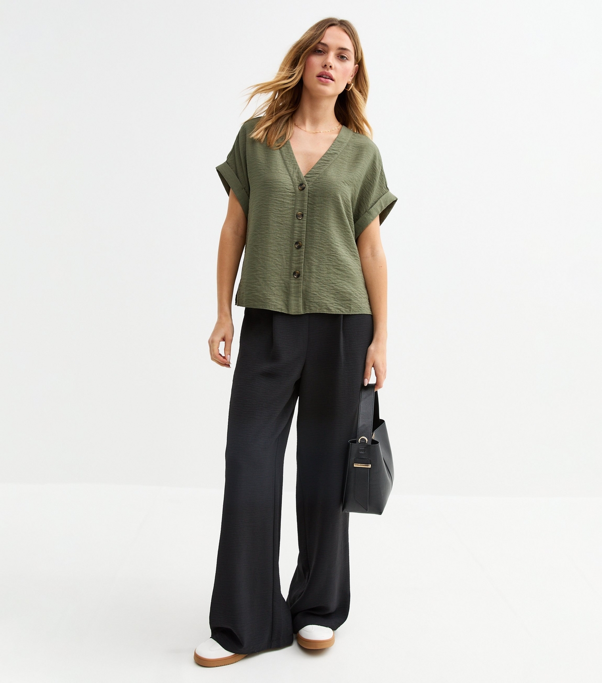 Women's Black Pleated Front Wide Leg Trousersa New Look