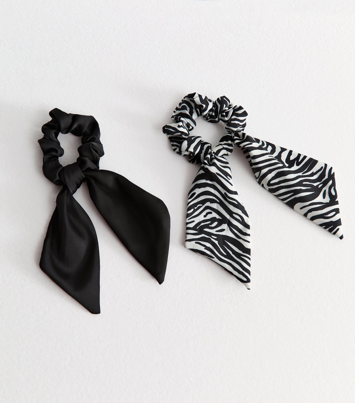 Pack of 2 Black and Zebra Print Bow Scrunchies New Look