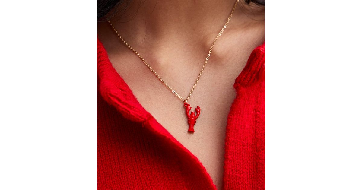 Gold Tone Lobster Charm Pendant Necklace New Look