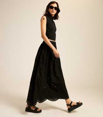 Black Embroidered Scalloped Hem Midi Skirt