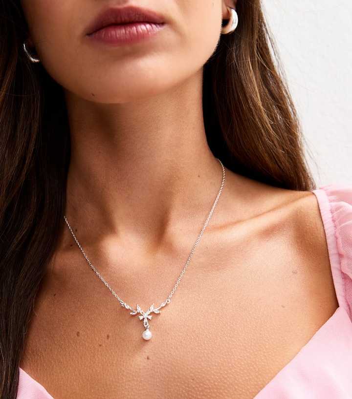 Silver Tone Cubic Zirconia Leaf Centre Faux Pearl Drop Necklace