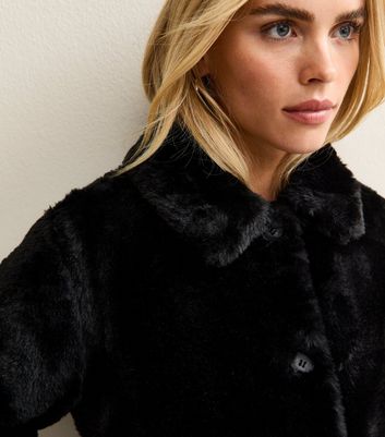 Petite Black Faux Fur Collared Jacket New Look