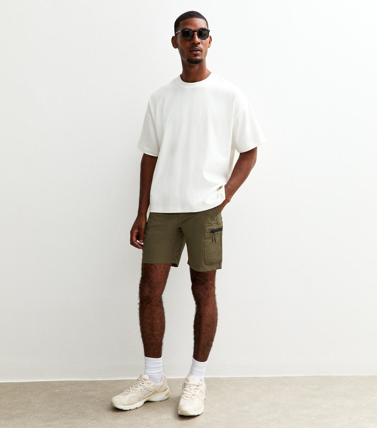 Men's Dark Khaki Relaxed Fit Cargo Shorts Jack & Jones New Look