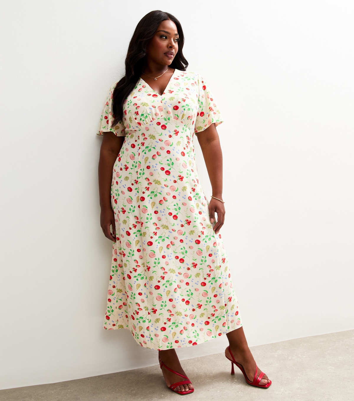 Women's Plus Size Cream Fruit Print Short Sleeve Midi Tea Dress Curves New Look