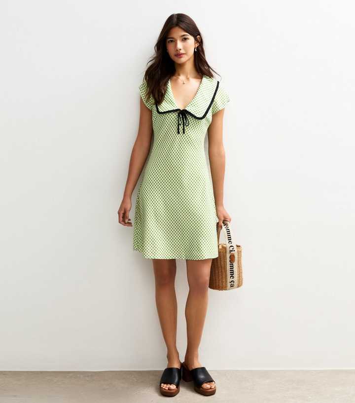 green emerald velvet dress Amazon.com: Women's Dresses Contrast Collar Lantern Sleeve Fold Pleated  Tweed Dress Dress for Women (Color : Mint Green, Size : Large) : Clothing,  Shoes & Jewelry main image 1
