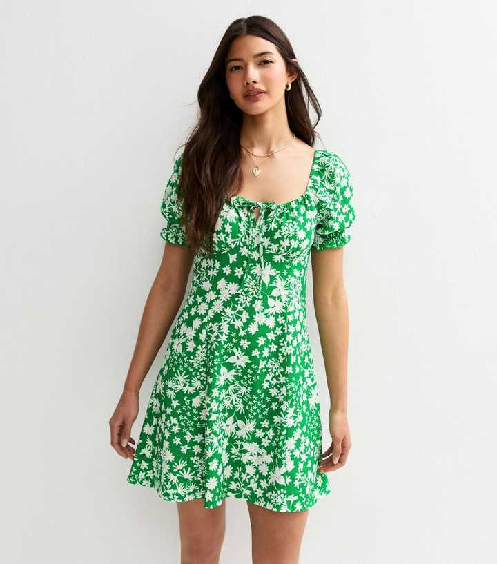flowering garden tree green mini dress Zapaka Women Green Flower Wedding Guest Dress with Short Sleeves V Neck Tea  Length Backless Bridesmaid Dress – ZAPAKA UK main image 0