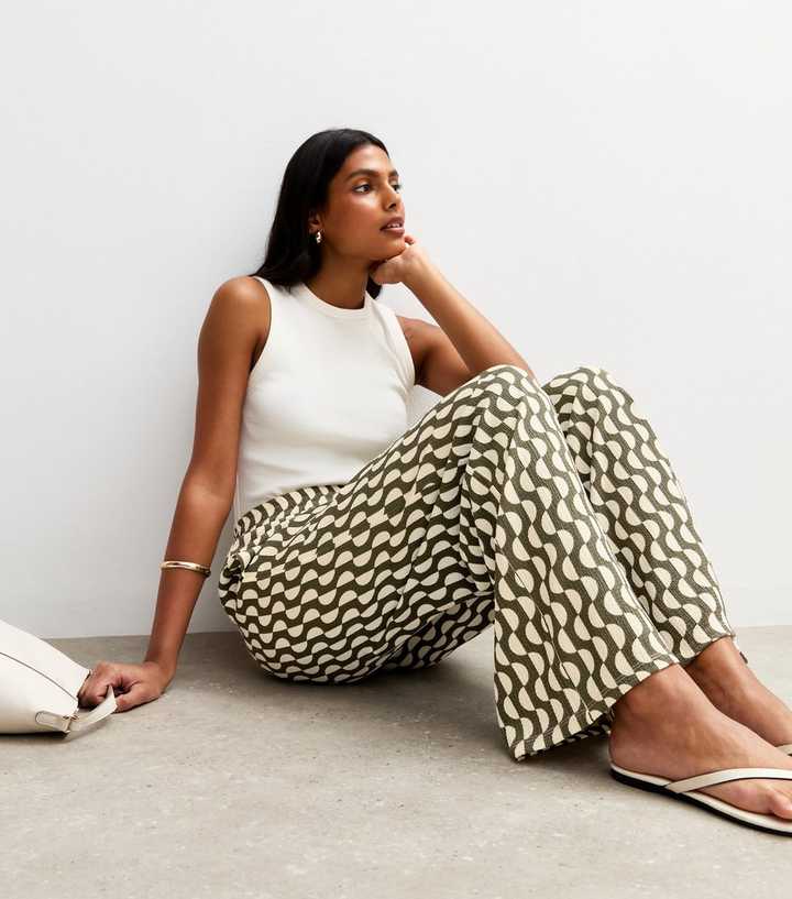 Green Geometric Print Textured Wide Leg Trousers