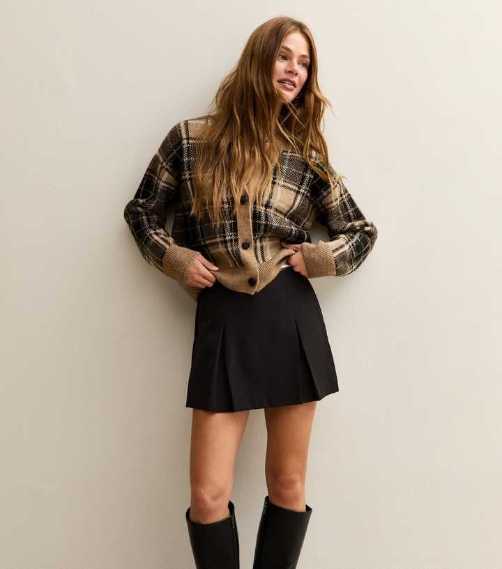 Black Woven Pleated Skort