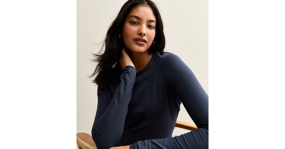 NARAE LONG SLEEVE TOP IN NAVY