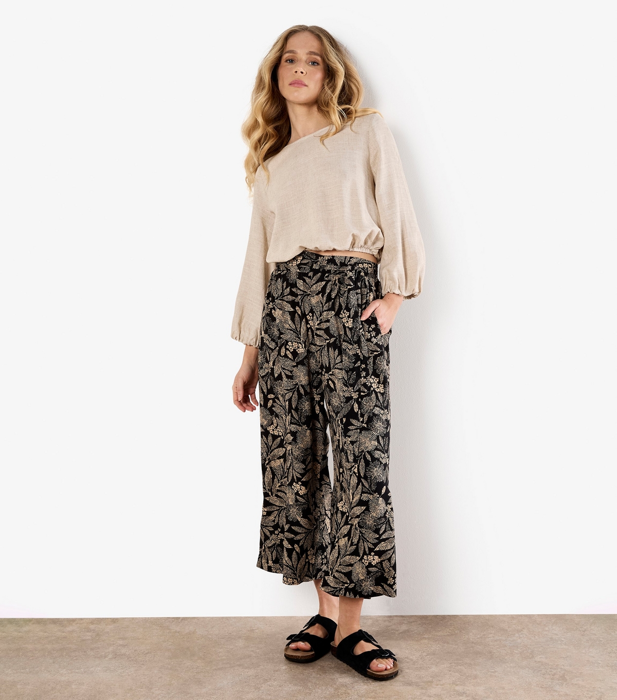 Women's Black Leaf Print Culottes Apricot New Look