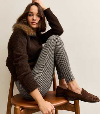 Grey Houndstooth Pattern Leggings