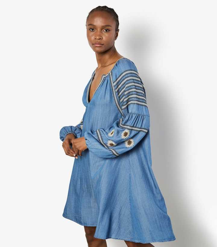 sachin and babi light blue dress How do you make a spring dress last through cooler months?! Add a cropped  sweater! {Buttercream Floral Maxi + Olive Cozy Horizon Sweater} main image 0