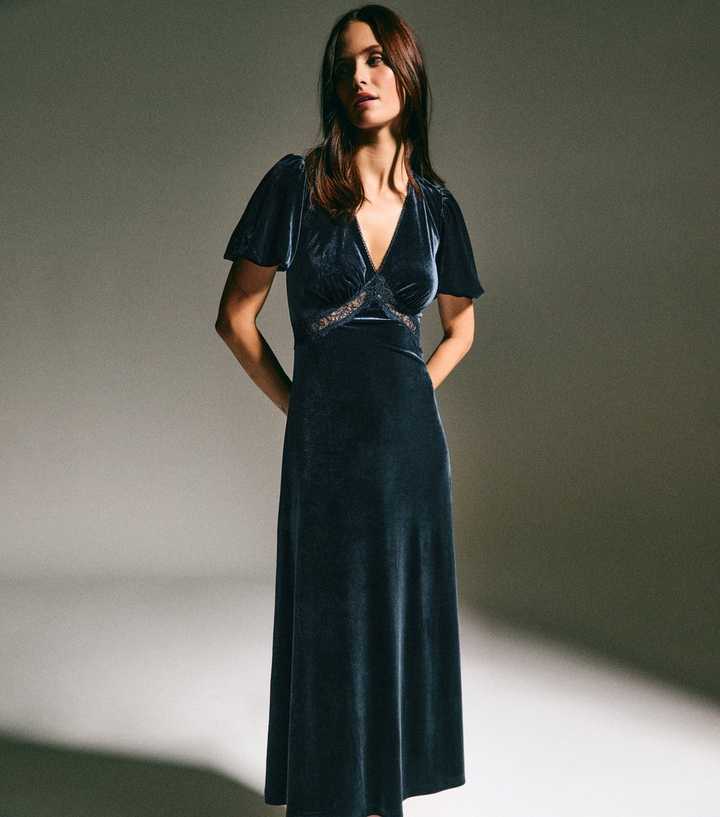 Dark Blue Lace Trim Velvet Midi Dress | New Look