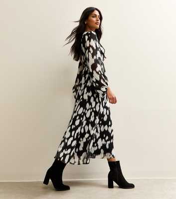 Black and White Printed Chiffon Midi Dress