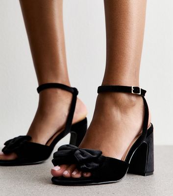 Wide Fit Black Velvet Bow Block Heel Sandals New Look