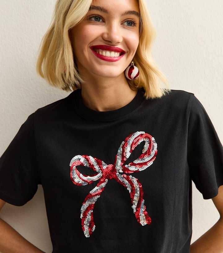 Black Sequin Bow Relaxed Christmas T-Shirt New Look