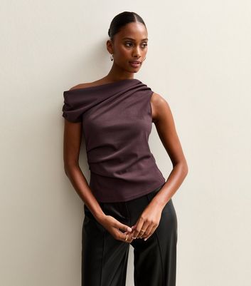 dark-burgundy-gathered-off-the