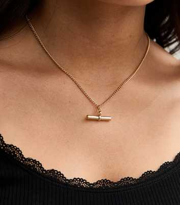 Gold Tone T-Bar Pendant Necklace 