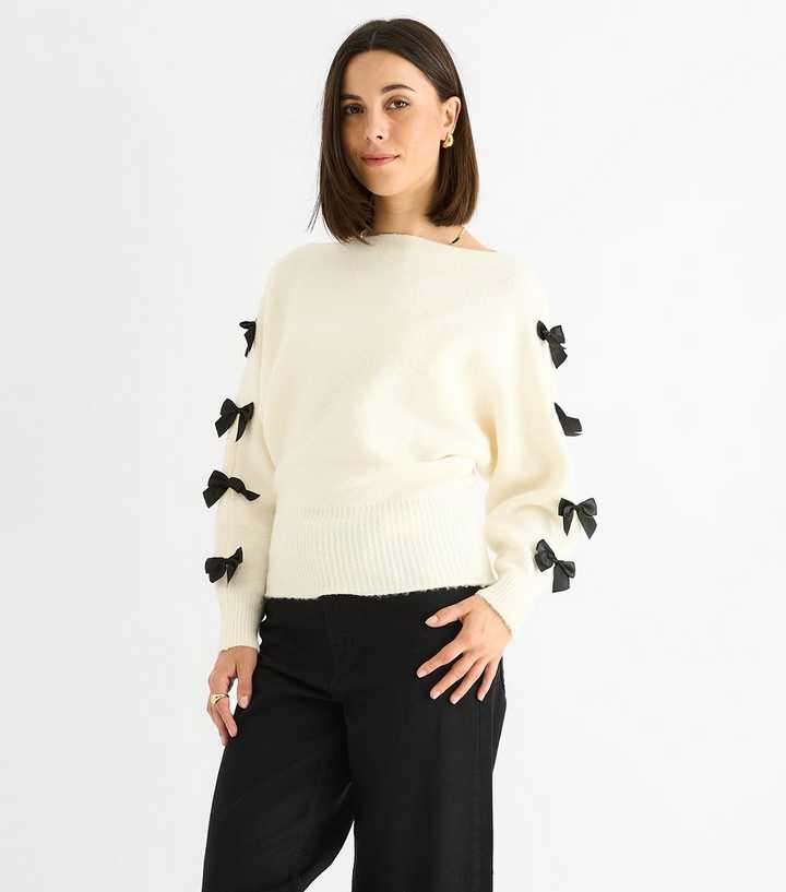 Gini London Cream Contrast Bow Applique Jumper
