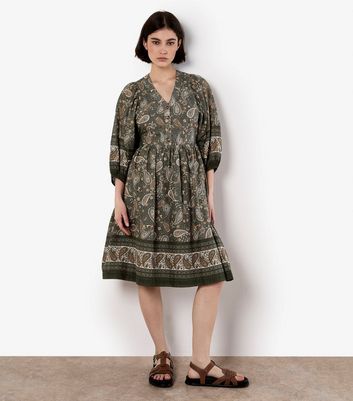 Apricot Khaki Paisley Print V-Neck Dress New Look