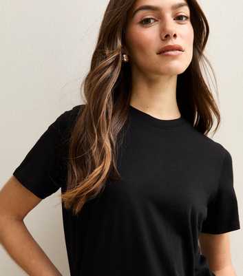 Petite Black Relaxed Crew Neck T-Shirt
