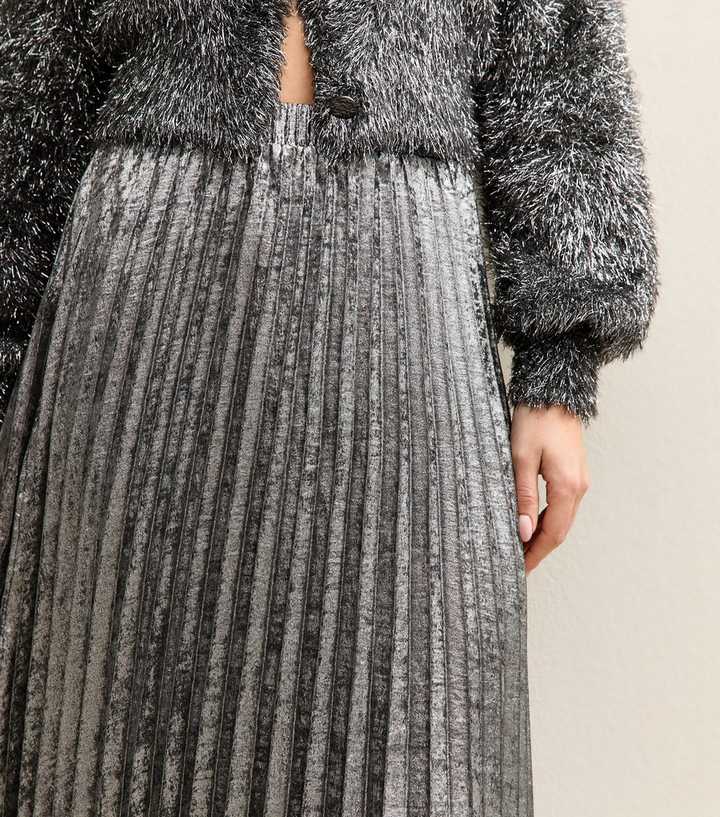 Silver Foil Pleated Midi Skirt | New Look Silver Foil Pleated Midi Skirt | New Look