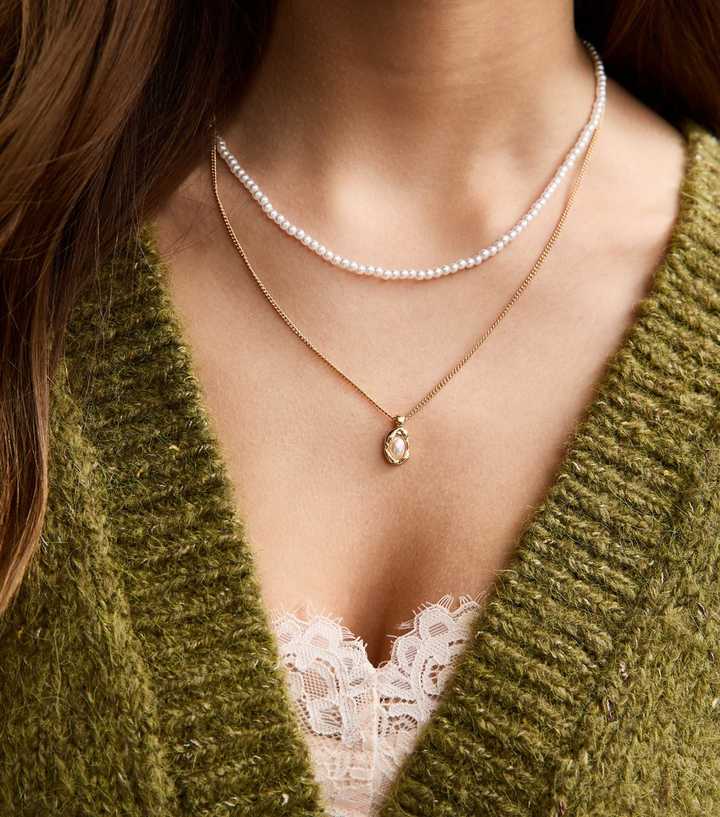 Gold Tone 2 Layer Faux Pearl Oval Pendant Necklace