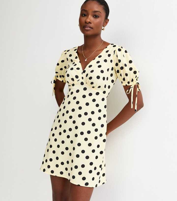 old navy black floral dress Berrylush Women Yellow & Black Polka Dot Printed Sweetheart Neck Flare