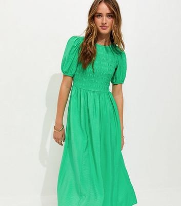 Green Shirred Body Short Sleeve Midi Dress | New Look Green Shirred Body Short Sleeve Midi Dress | New Look