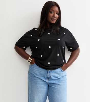 Curves Black Daisy Embroidered Boxy T-shirt