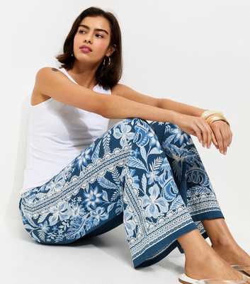 Blue Tropical Flower Print Crinkle Trousers
