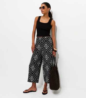 Black Tile Print Wide Leg Cropped Trousers