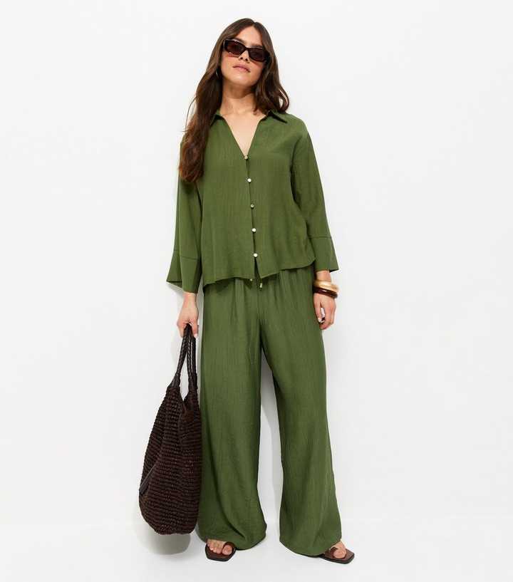 Petite Dark Khaki Crinkle Texture Wide Leg Trousers